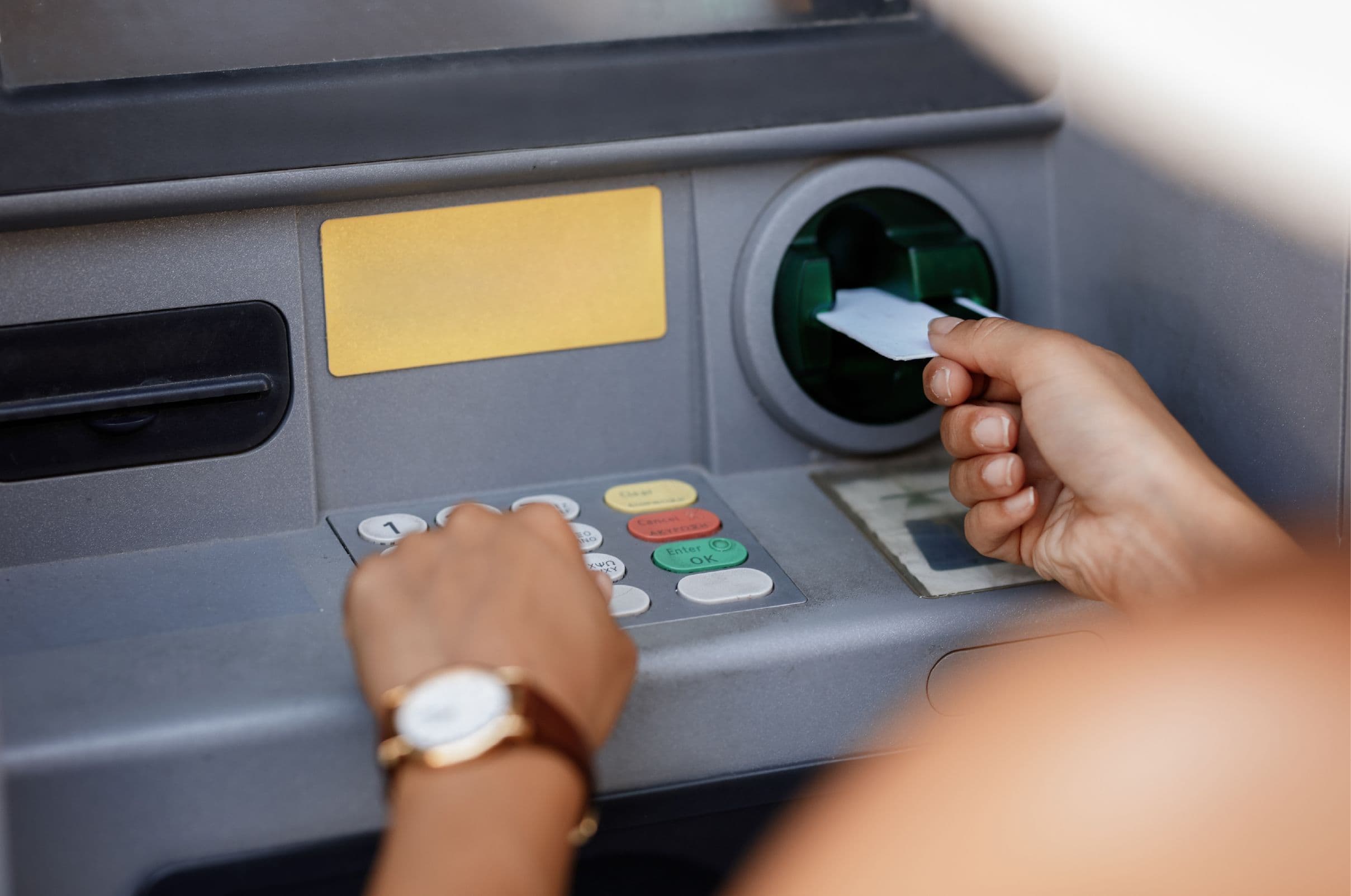 جهاز الخدمة الذاتية لقبول وصرف الأوراق النقدية